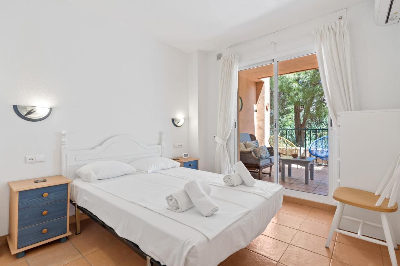 Appartement Family With Pool In By Costarentals - Ref 225